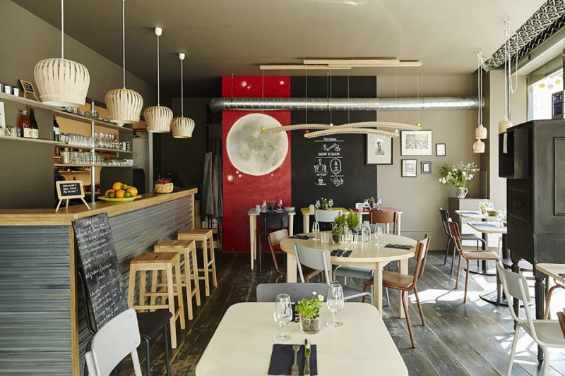 Le chien de la lune  Paris 18