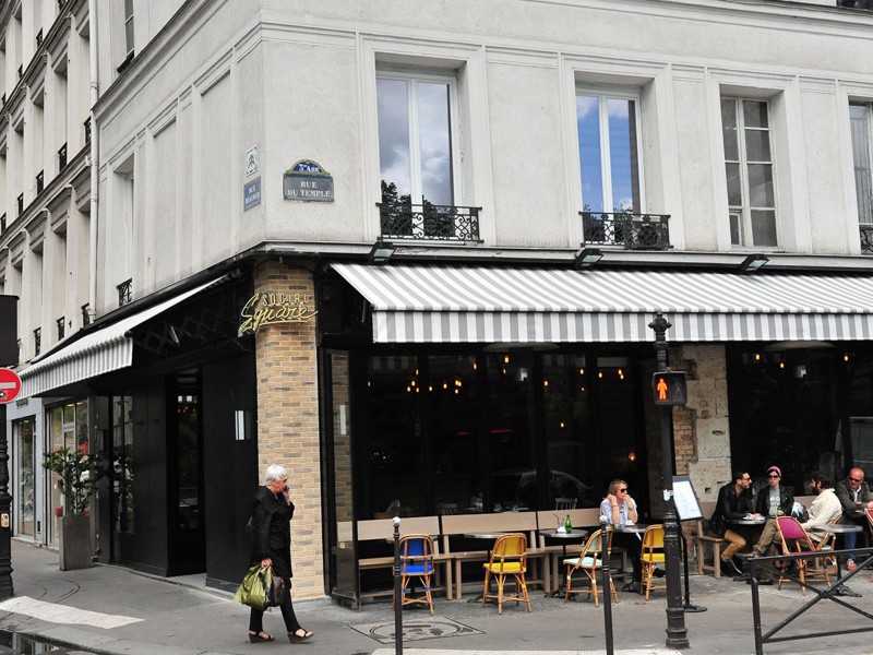 Social square Paris 3