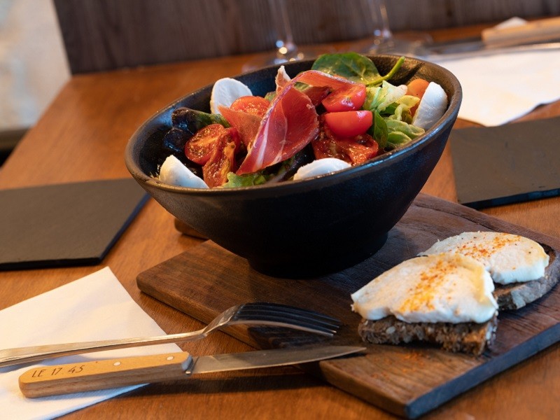 Le 17.45 République Paris 10