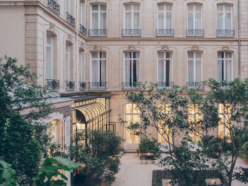 Les Caryatides Paris 8