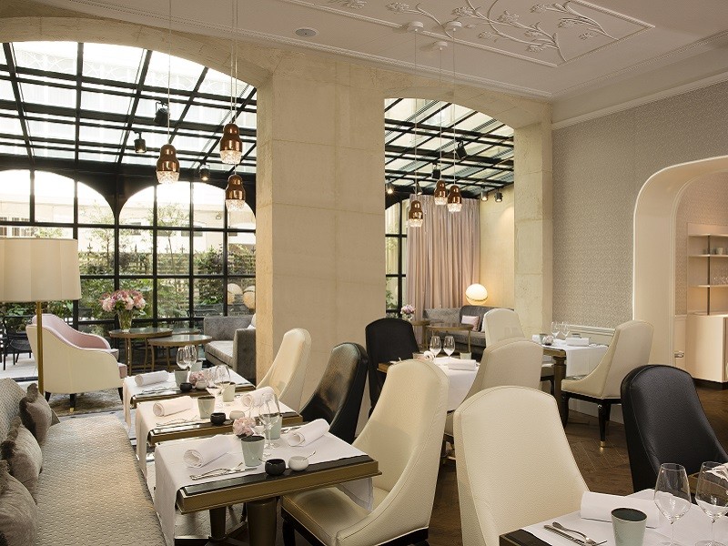 Cléo - Hôtel Narcisse Blanc & Spa Paris 7