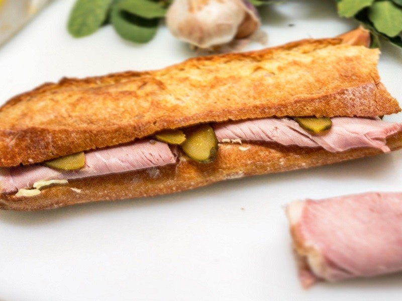 SŪRI Restaurant & Deli Paris 2