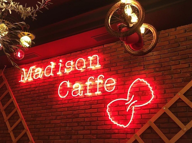 Madison Caffe  Paris 16