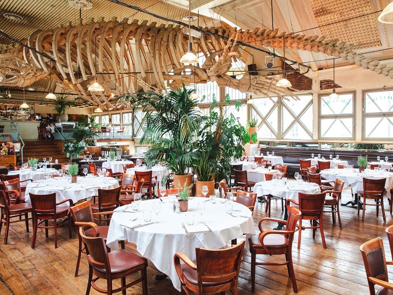 Le Café la Jatte by Alan Geam Paris 92200