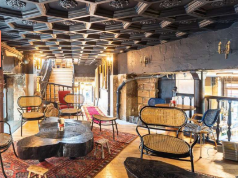 Neuvième Sauvage  Paris 9