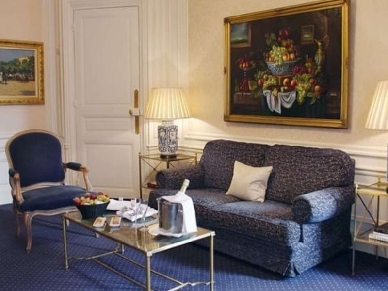 Le Duke's Bar & Restaurant Paris 2