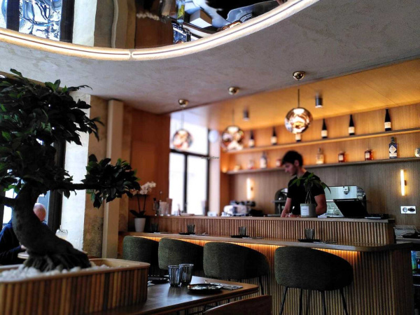 Maora Paris 17