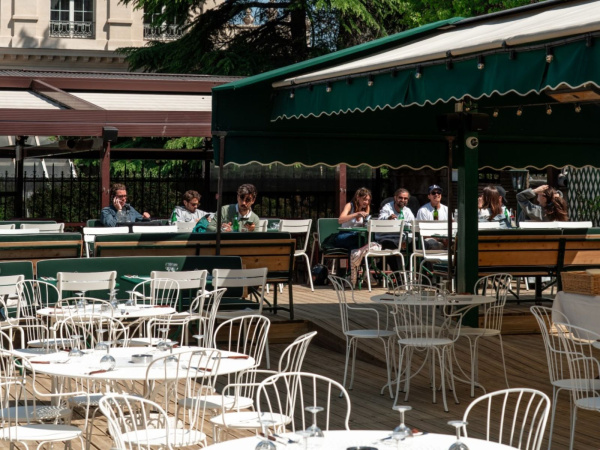 Café Court Club House Paris 16