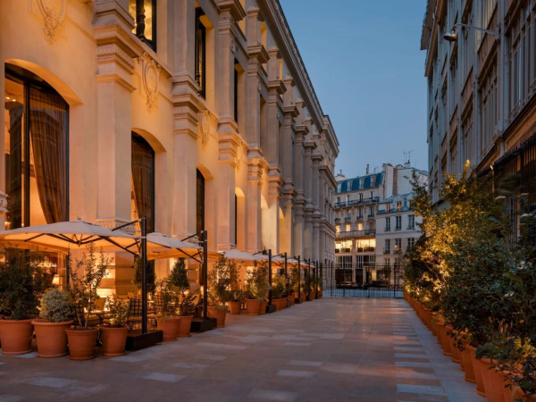 Nouveau Restaurant Hôtel Madame Reve Paris 1